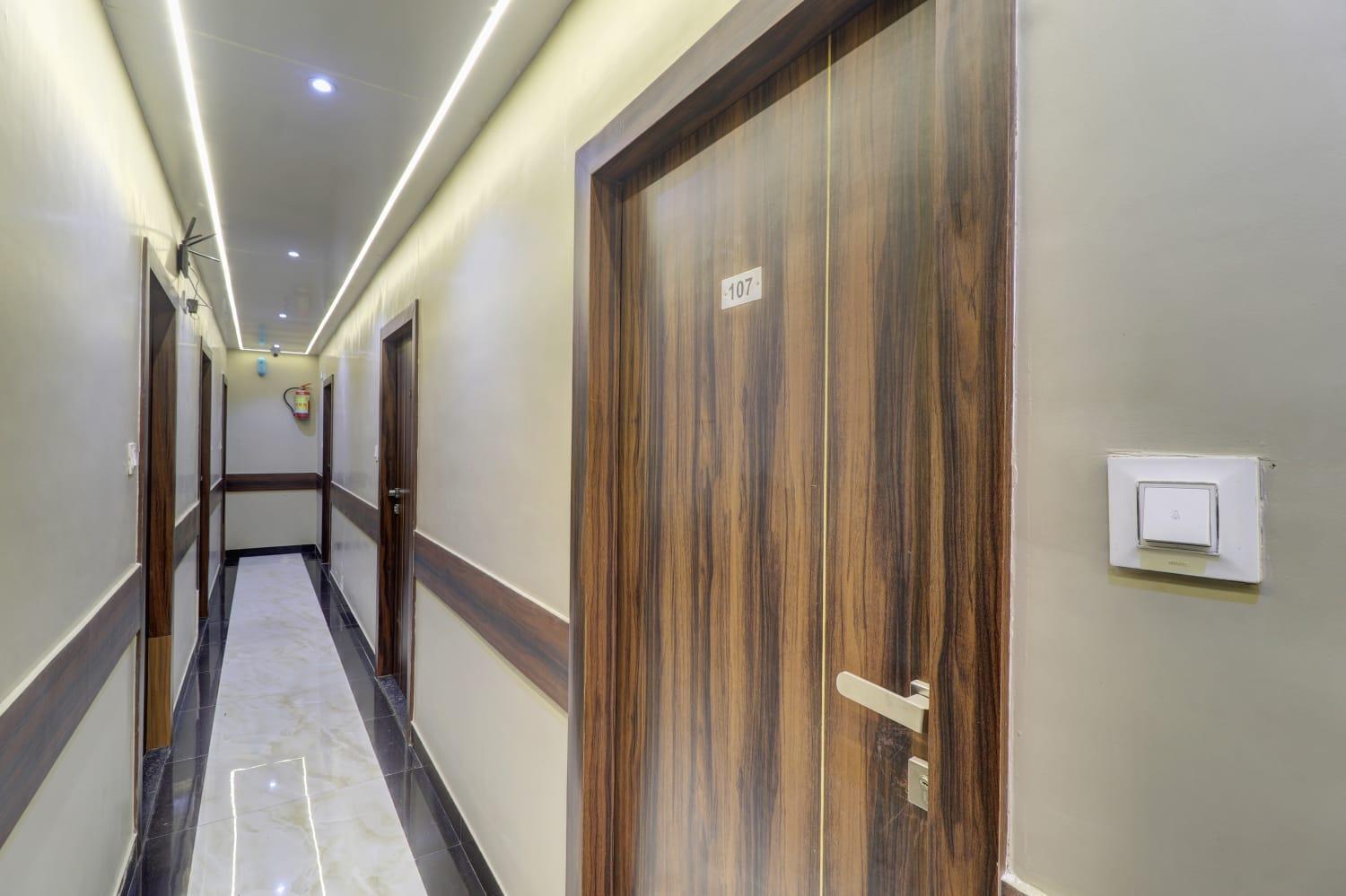 Hotel New Blue Sapphire Residency Мумбаї Екстер'єр фото